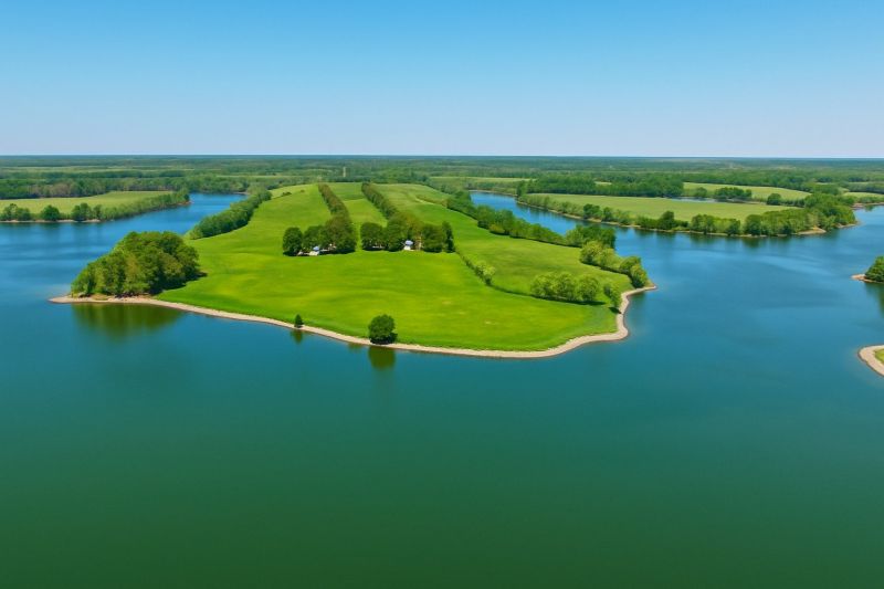 Local Bathtub Installation pros at work